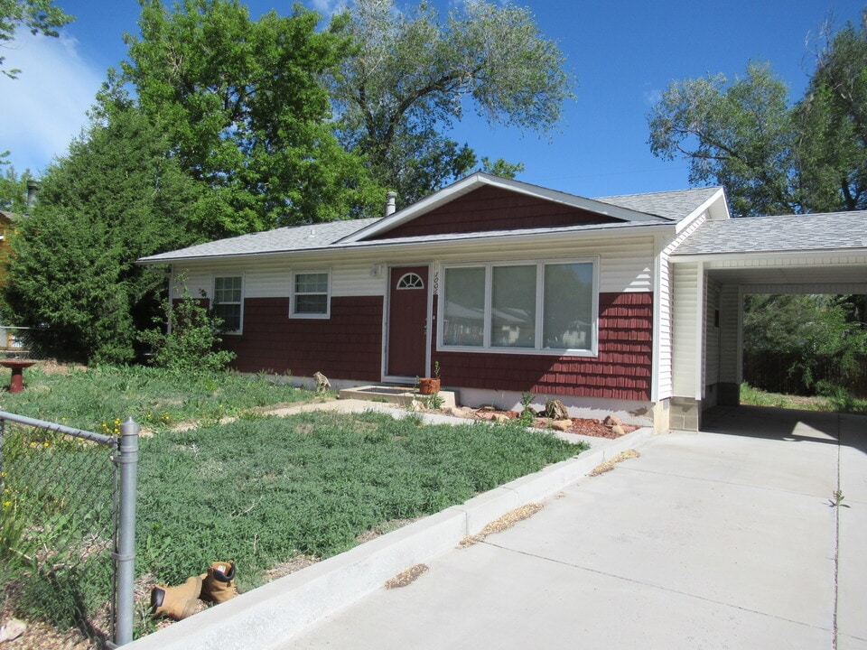 1006 Montrose Ave in Colorado Springs, CO - Building Photo