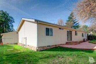 420 S Montgomery St in Ojai, CA - Building Photo - Building Photo