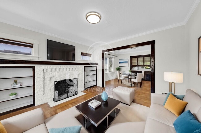 property at 2955 California St