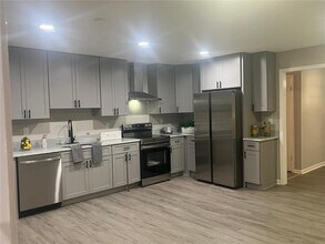 3891 Artist View Dr in Decatur, GA - Building Photo - Building Photo