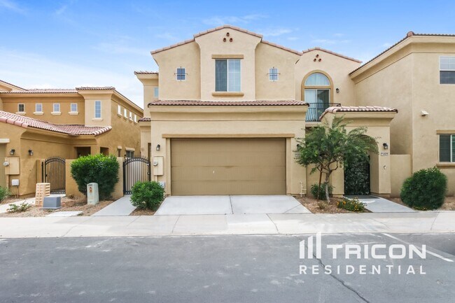 property at 1367 Country Club Dr