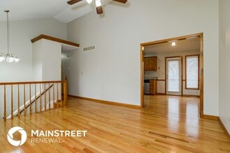 8620 N Crawford Ave in Kansas City, MO - Foto de edificio - Building Photo