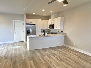 4628 SW 37th St in Redmond, OR - Building Photo - Building Photo