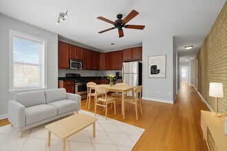 2531 W Berwyn Ave in Chicago, IL - Building Photo - Building Photo