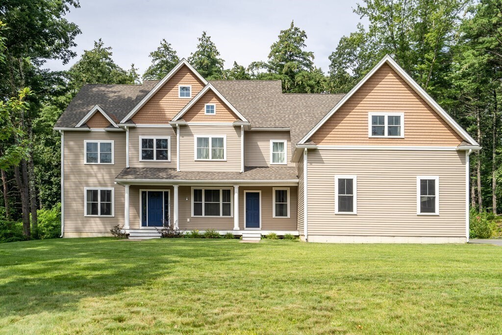 121 Taylor Farm Rd in Boxborough, MA - Building Photo