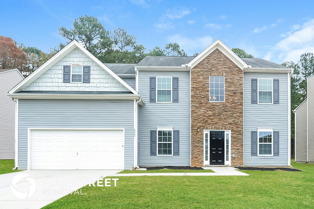 6240 Polar Fox Ct in Riverdale, GA - Building Photo