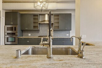 411 W Ontario St in Chicago, IL - Building Photo - Building Photo