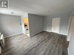 1315 Bayview Ave in Toronto, ON - Building Photo - Building Photo