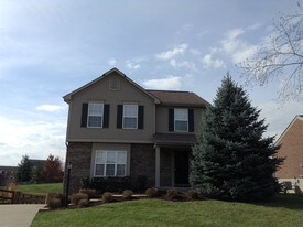 8460 Moonstone Ct in Florence, KY - Building Photo