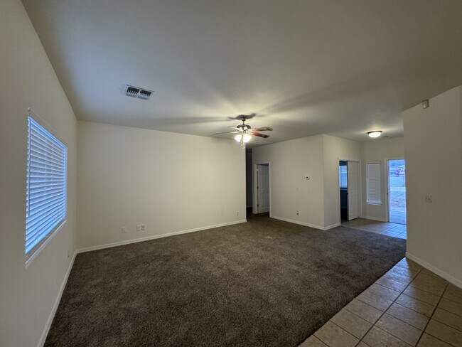 2408 Cliff Rose Way in Kingman, AZ - Building Photo - Building Photo
