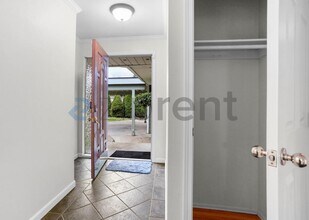 6209 121st Ave SE in Bellevue, WA - Building Photo - Building Photo