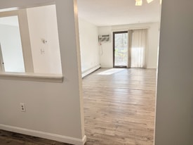 2 Strawberry Bank Rd in Nashua, NH - Building Photo