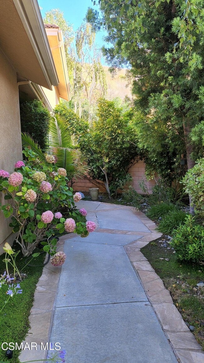 4932 Barbados Ct in Oak Park, CA - Building Photo - Building Photo