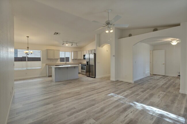 15713 N 33rd Pl in Phoenix, AZ - Building Photo - Building Photo