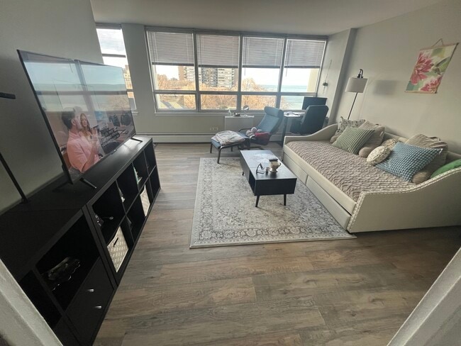 property at 6171 N Sheridan Rd