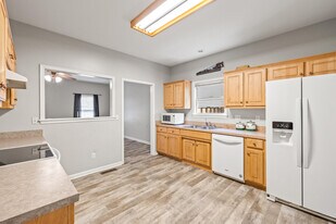 377 Church St in Versailles, KY - Building Photo