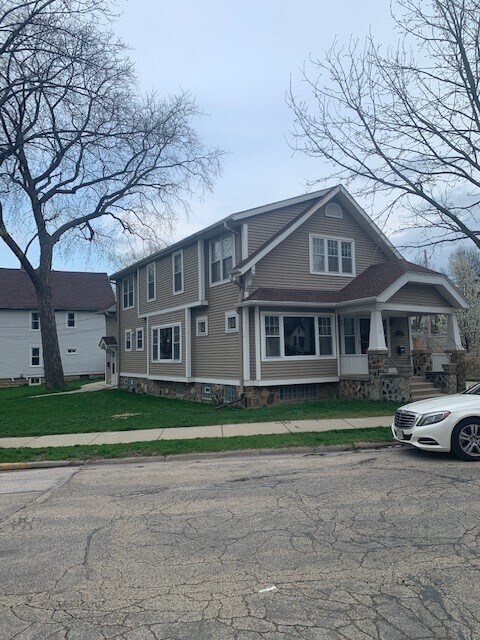 2556 S Logan Ave in Milwaukee, WI - Building Photo