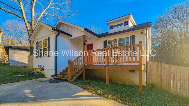 1412 Stevenson Dr in Dalton, GA - Building Photo - Building Photo