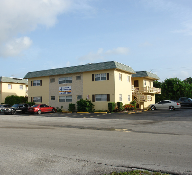 Sunrise Apartments in Sunrise, FL - Building Photo