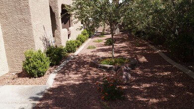 4050 Luzon Way in Las Vegas, NV - Building Photo - Building Photo