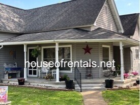 502 Onley St in Carterville, IL - Building Photo