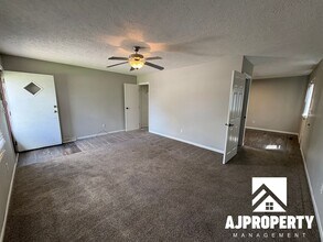 3302 S Lincoln Ave in Sioux Falls, SD - Building Photo - Building Photo