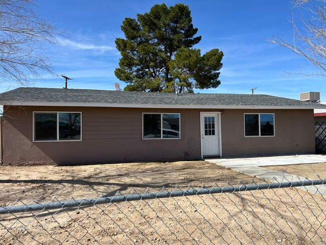 35320 Western Dr in Barstow, CA - Building Photo - Building Photo