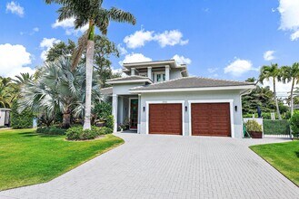2500 Estates Dr in North Palm Beach, FL - Building Photo - Building Photo