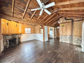 241 Cahuenga Dr in Oxnard, CA - Building Photo - Building Photo