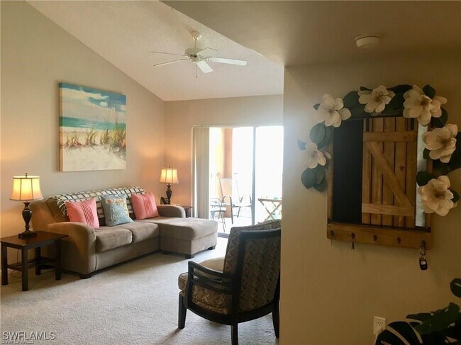 1220 Wildwood Lakes Blvd in Naples, FL - Foto de edificio - Building Photo