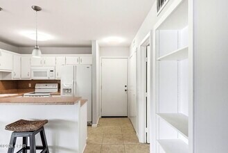 4725 Bay Point Rd in Panama City Beach, FL - Building Photo - Building Photo