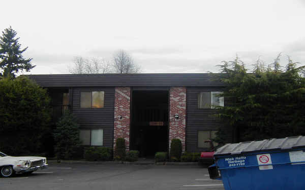 423 SW 155th St in Seattle, WA - Foto de edificio