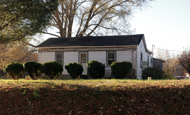 4006 White Hall Rd in King George, VA - Building Photo - Building Photo