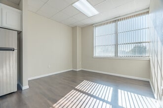 Alamo School Lofts in Wichita Falls, TX - Foto de edificio - Building Photo