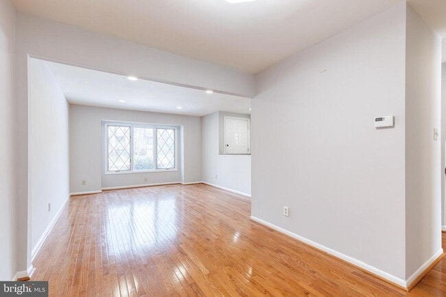 property at 38 Tudor Ct