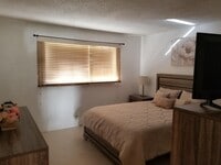 638 Snug Harbor Dr photo'