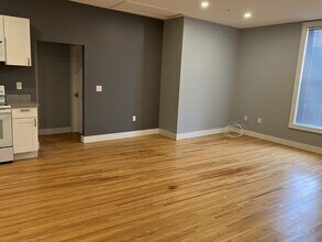 10 S Lake Ave, Unit Apt B in Bergen, NY - Building Photo - Building Photo