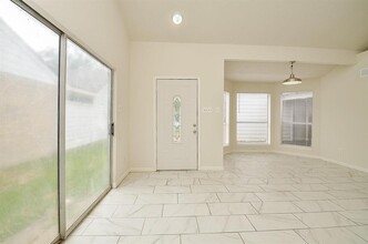 11818 Spring Grove Dr in Houston, TX - Building Photo - Building Photo