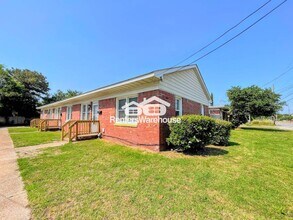 1375 W Ocean View Ave in Norfolk, VA - Foto de edificio - Building Photo