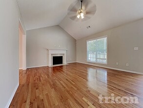 122 Chippewa Run in Auburn, GA - Foto de edificio - Building Photo