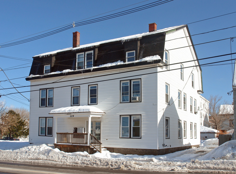 227 Elm St in Biddeford, ME - Foto de edificio