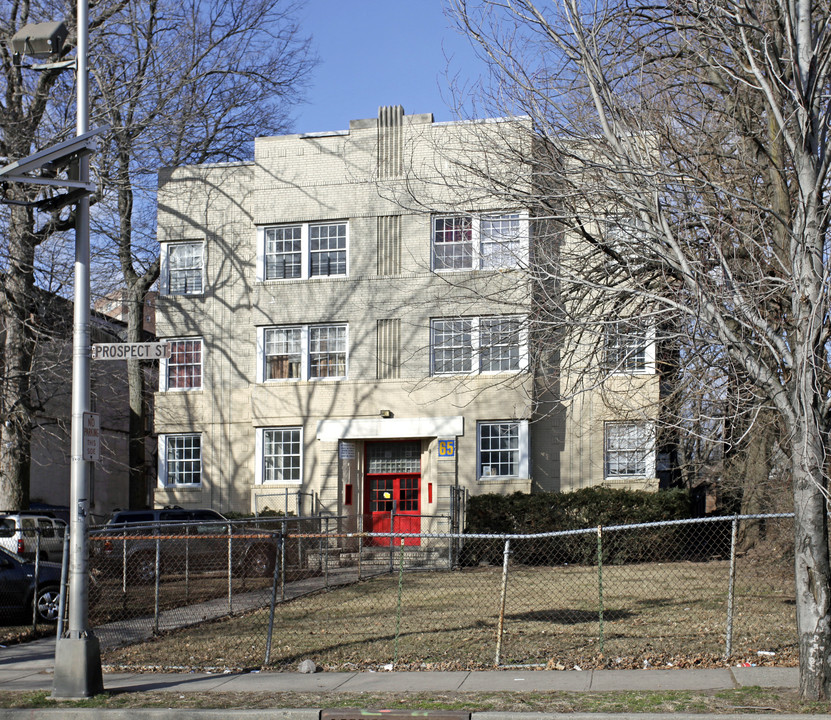 65 Prospect St in East Orange, NJ - Building Photo