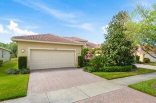 15840 Aurora Lake Cir in Sun City Center, FL - Building Photo