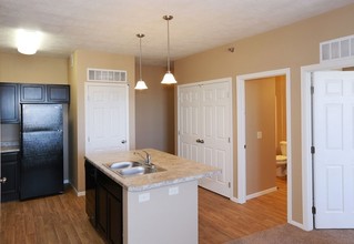 Chasing Willows Apartments in Sioux Falls, SD - Building Photo - Interior Photo