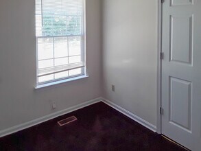 496 Lancaster Creek Dr in Lancaster, VA - Foto de edificio - Building Photo