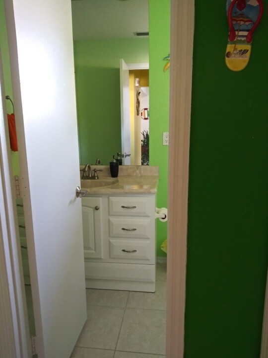 853 Banks St NW-Unit -N/A in Palm Bay, FL - Building Photo