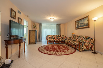 5574 Witney Dr-Unit -102 in Delray Beach, FL - Building Photo - Building Photo