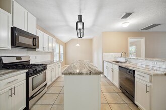 2411 Lacyberry St in Houston, TX - Building Photo - Building Photo