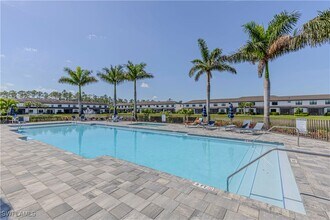 7538 Rockefeller Dr in Naples, FL - Building Photo - Building Photo