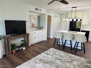 746 Eagle Creek Dr in Naples, FL - Building Photo - Building Photo